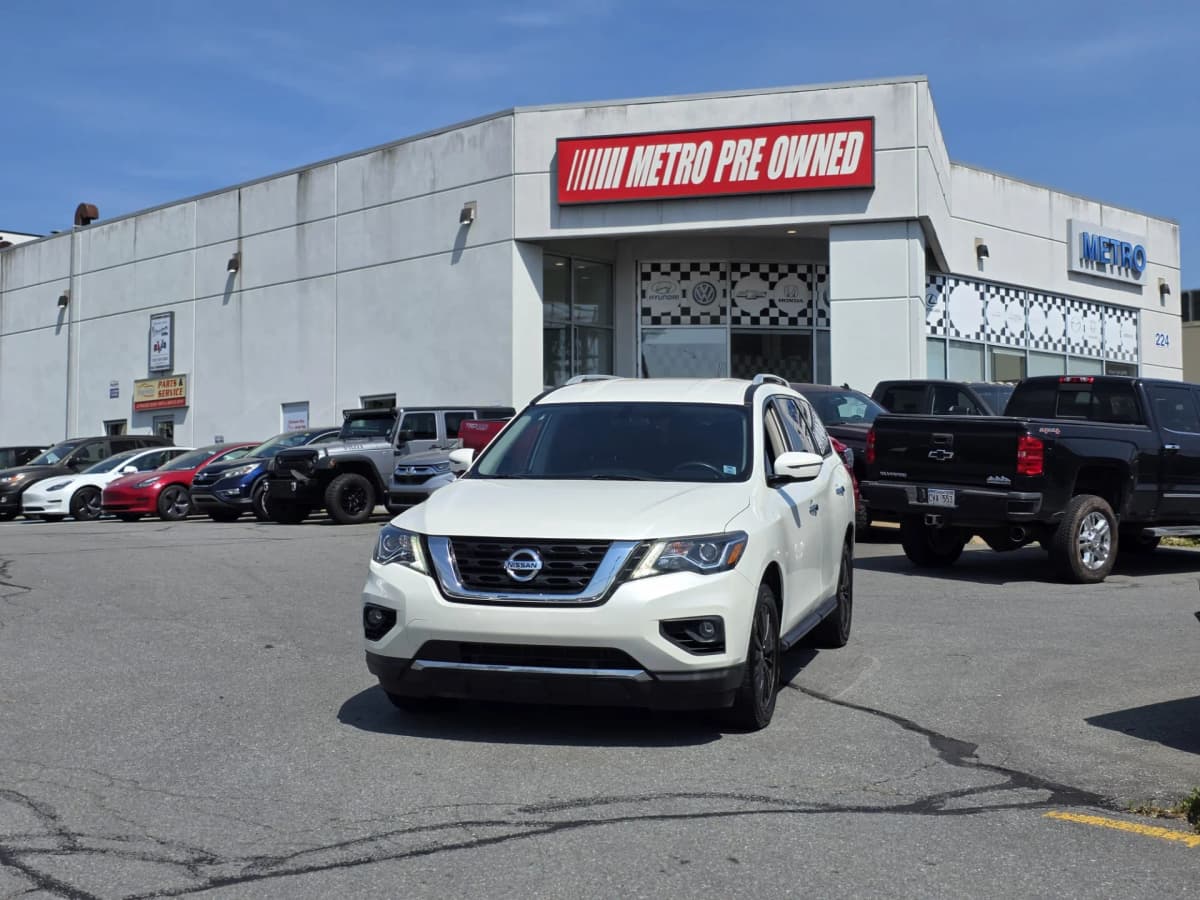 2018 Nissan Pathfinder SV Tech 4x4 7 Seater