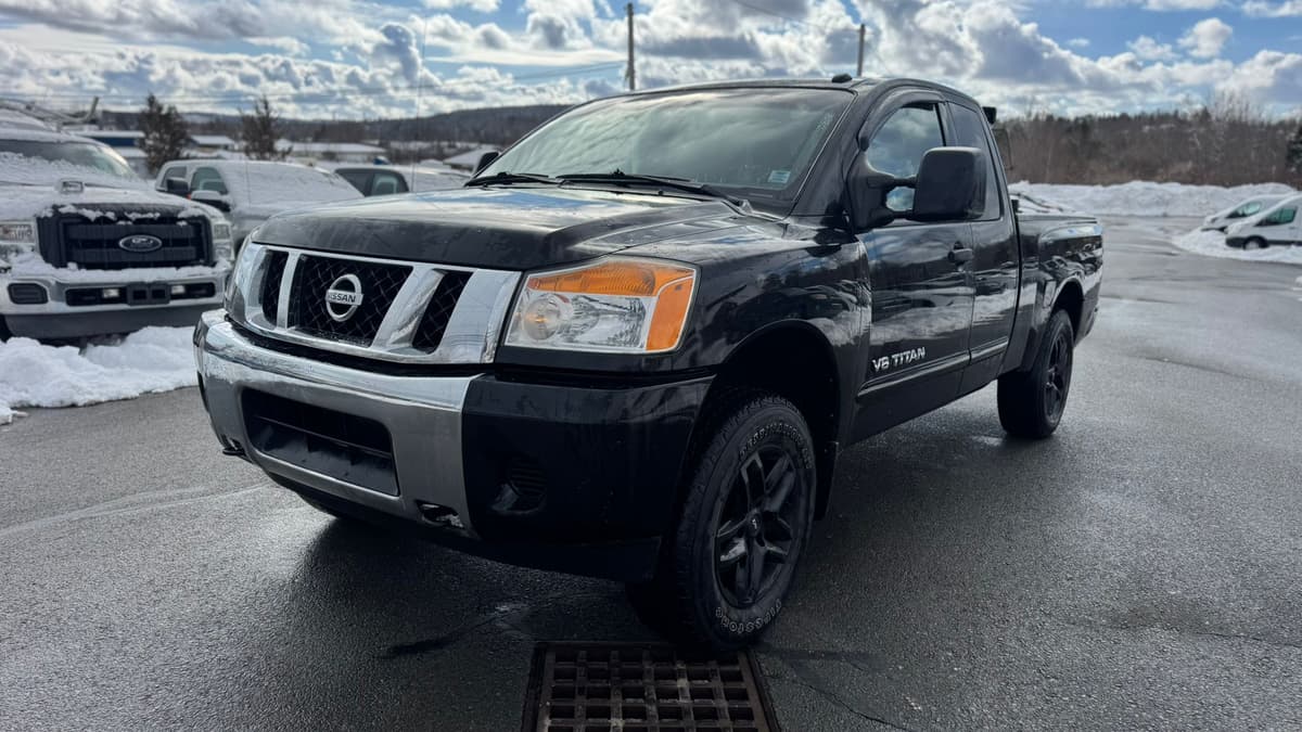 2015 Nissan Titan SV Extended Cab STD