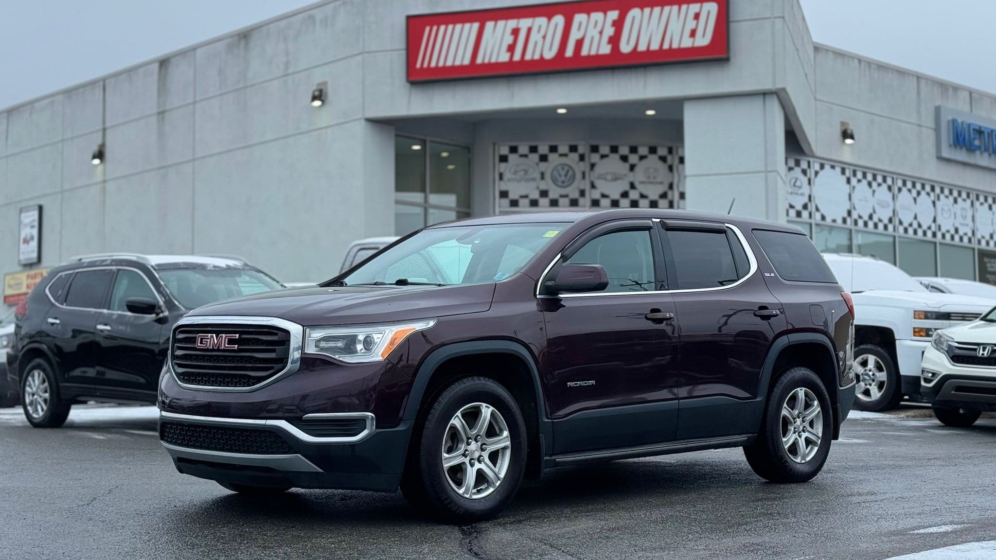 2017 GMC Acadia SLE 7 SEATS