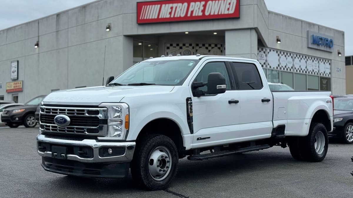 2023 Ford F-350 SUPER DUTY XLT 6.7L V8 TURBO DIESEL 4WD Crew Cab 8' Box