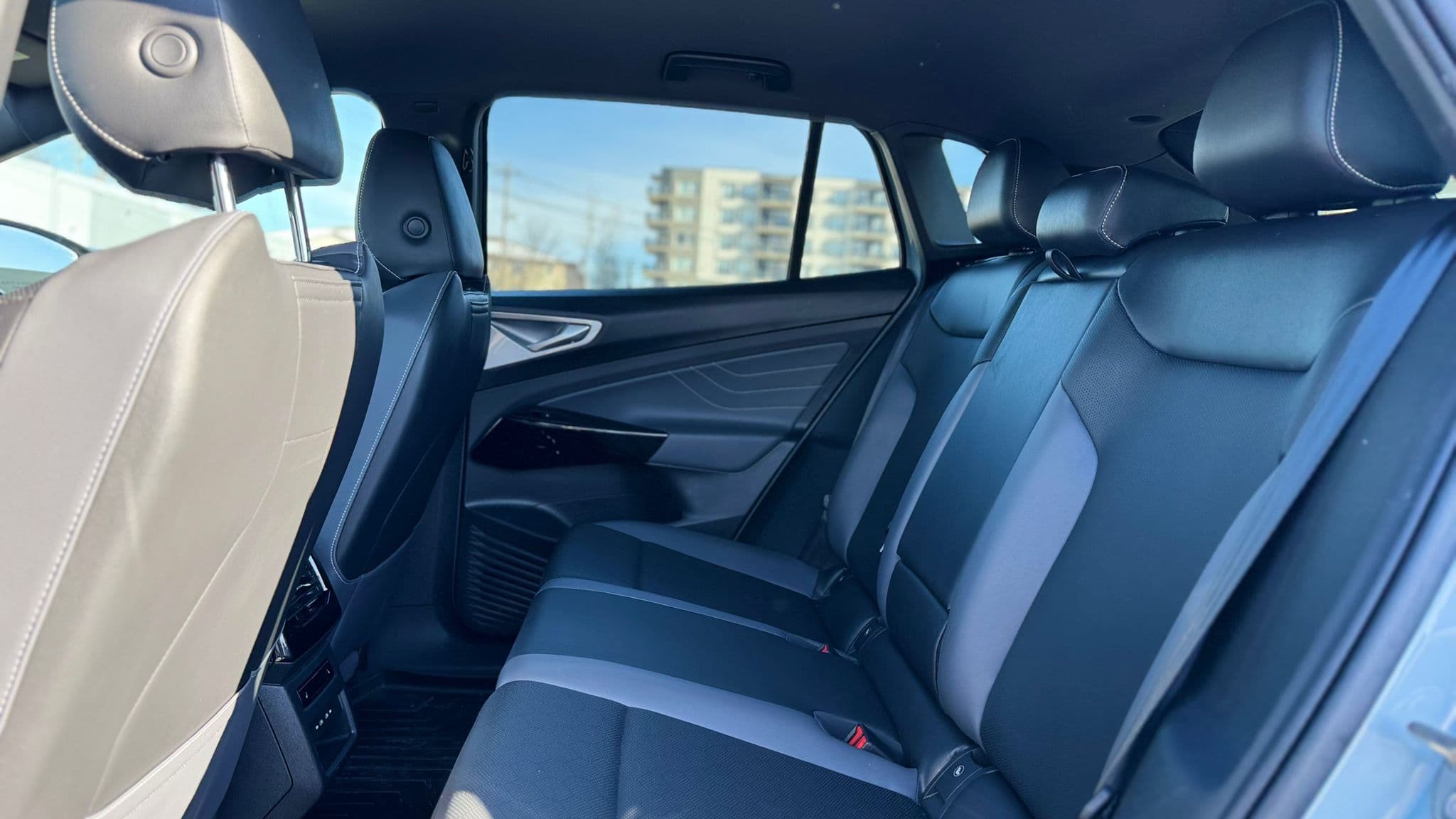 2023 Volkswagen ID.4 PRO S photo 22