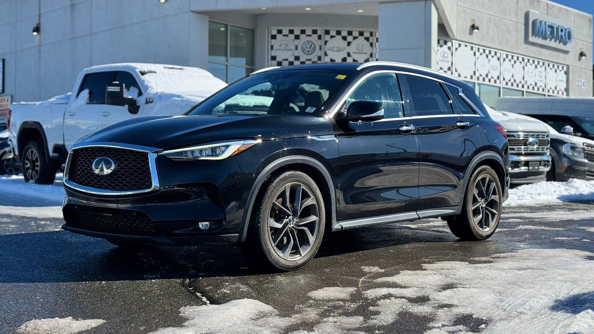 2019 Infiniti QX50 ESSENTIAL AWD photo 2
