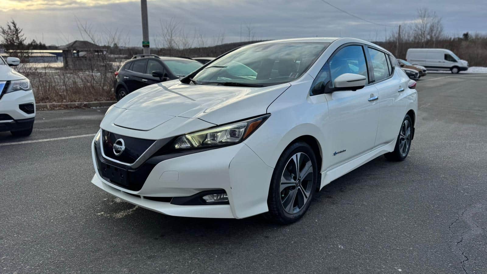 2018 Nissan LEAF S Hatchback thumbnail 1