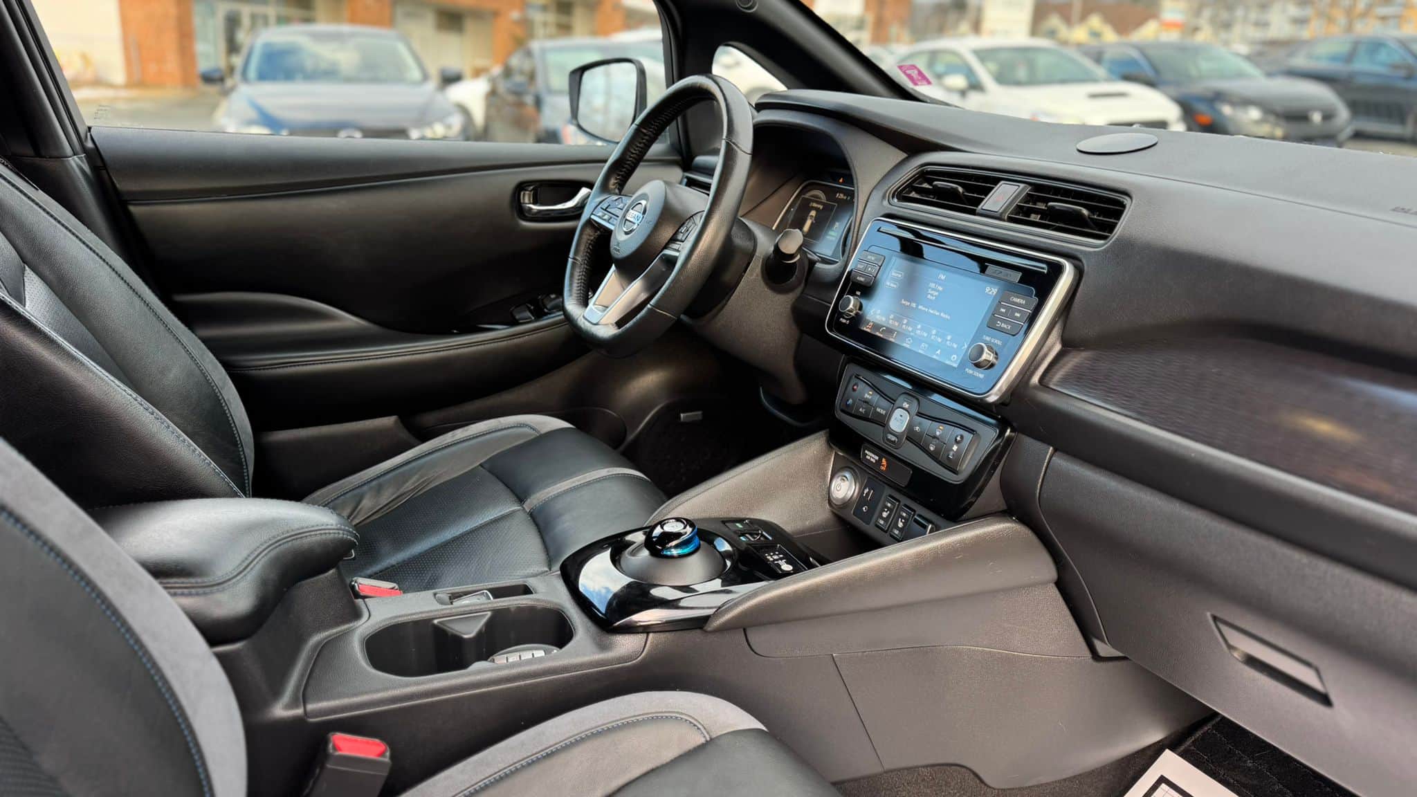 2018 Nissan LEAF S Hatchback thumbnail 12