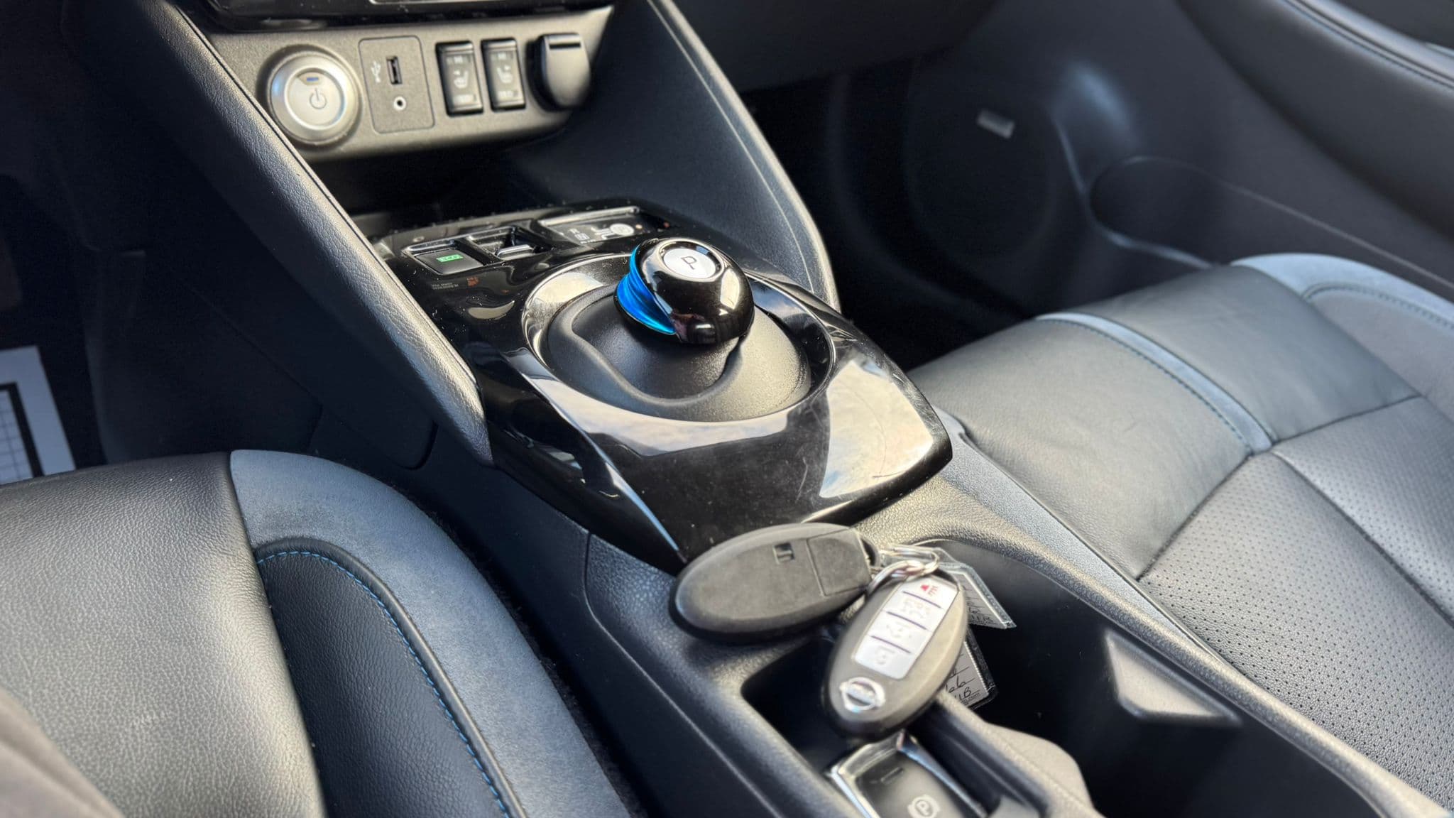 2018 Nissan LEAF S Hatchback photo 19