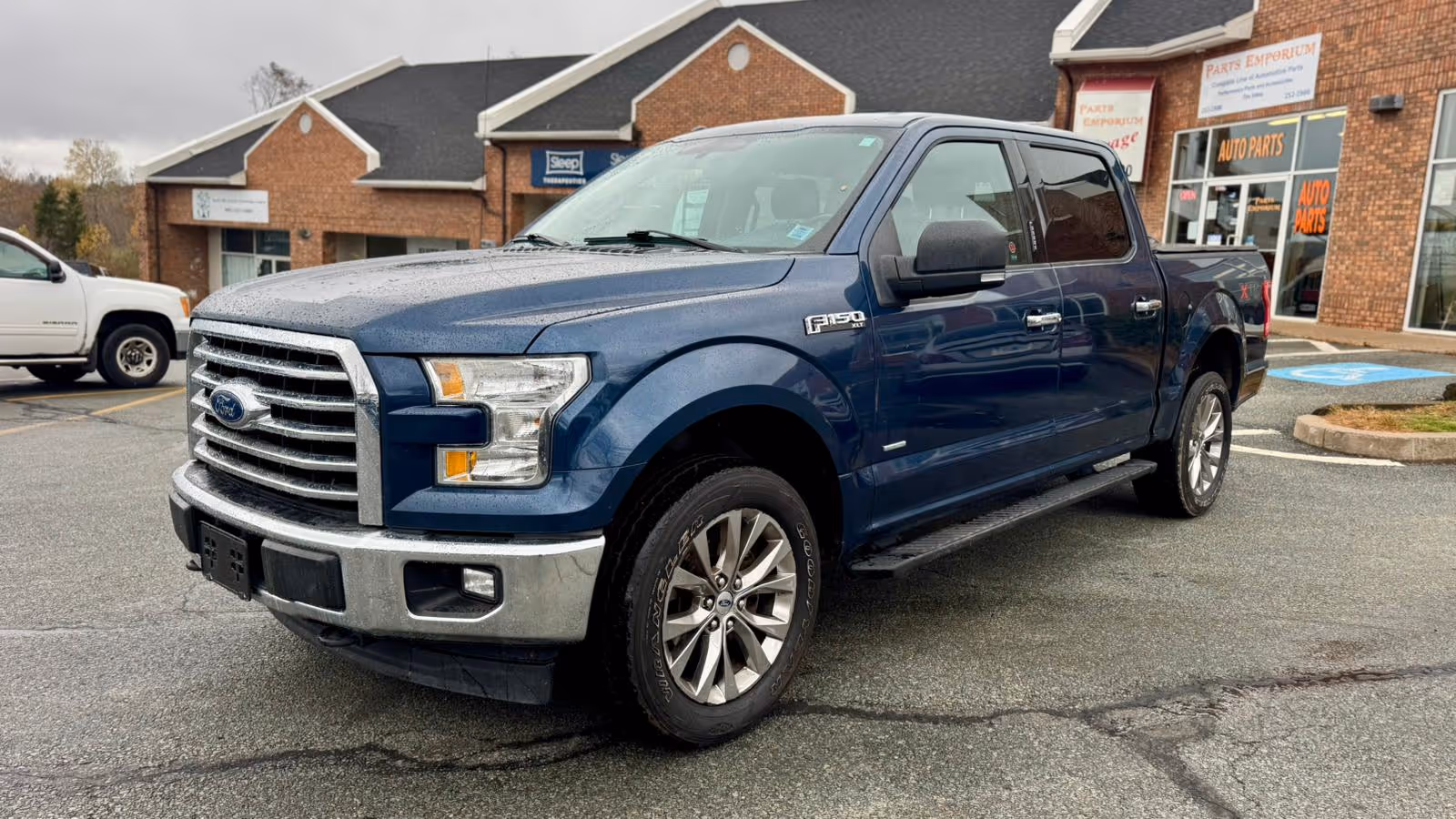 2017 Ford F-150 4WD SuperCrew 145" XLT