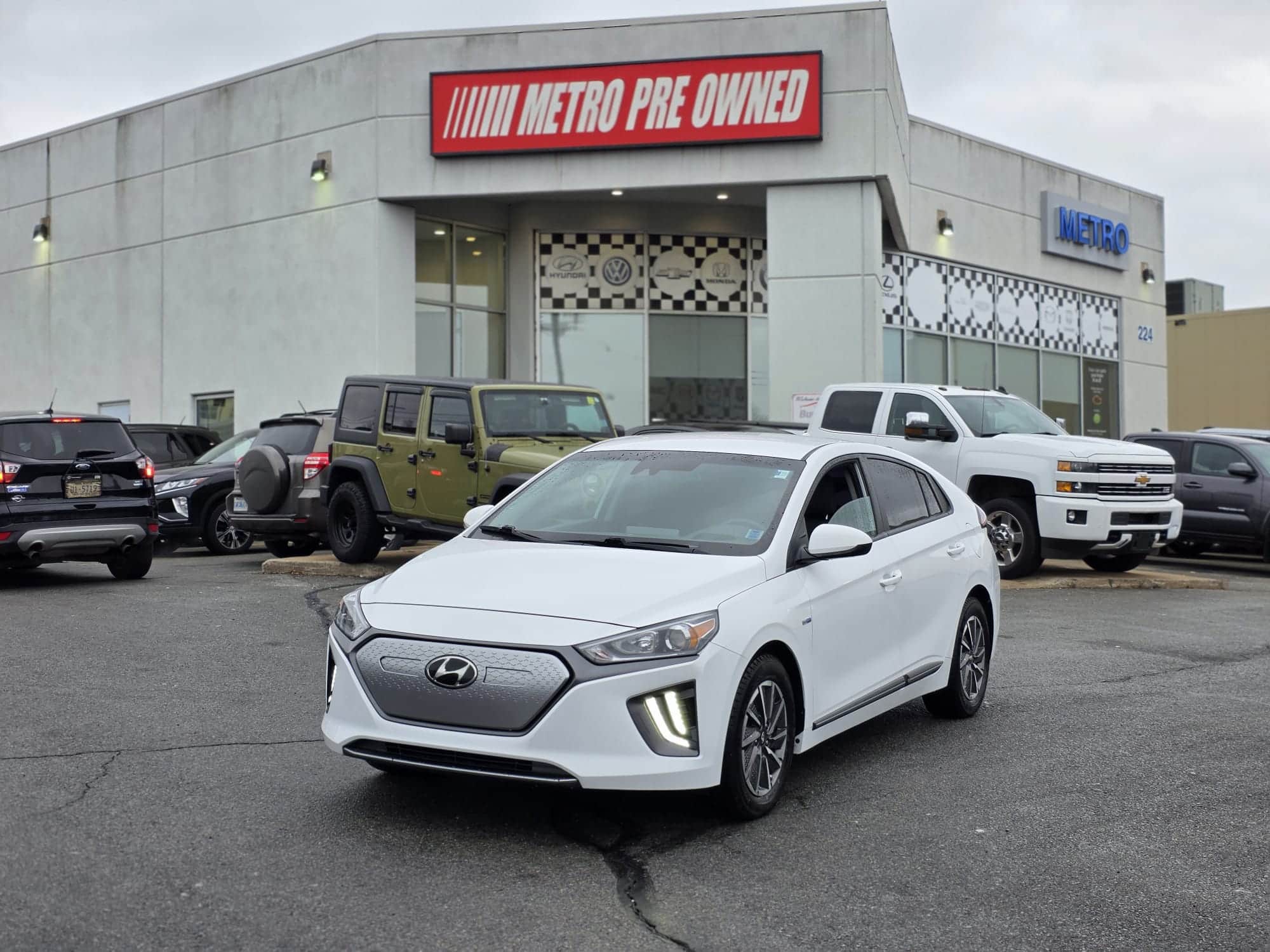 2020 Hyundai IONIQ ELECTRIC PREFERRED thumbnail 1