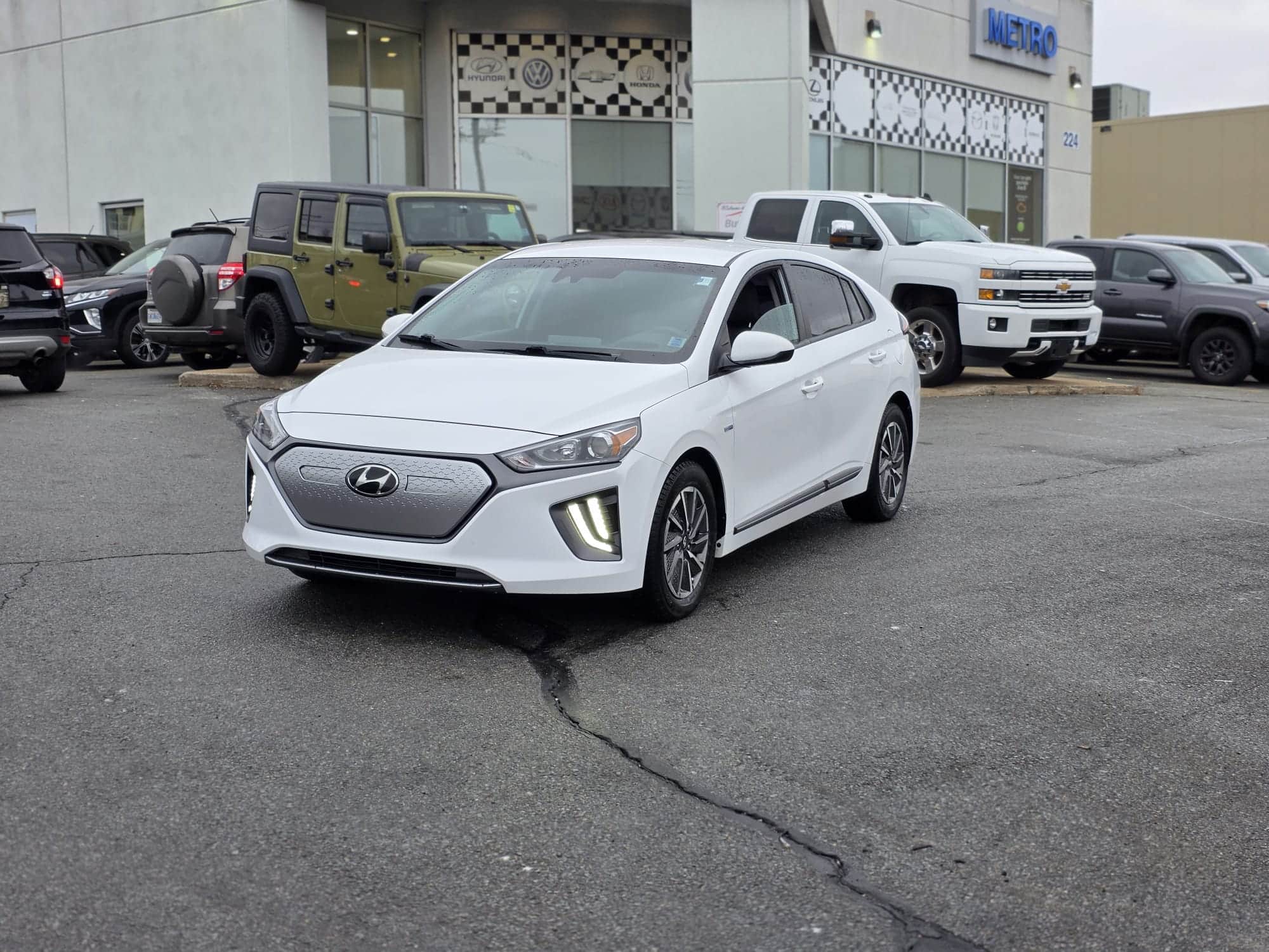 2020 Hyundai IONIQ ELECTRIC PREFERRED thumbnail 2