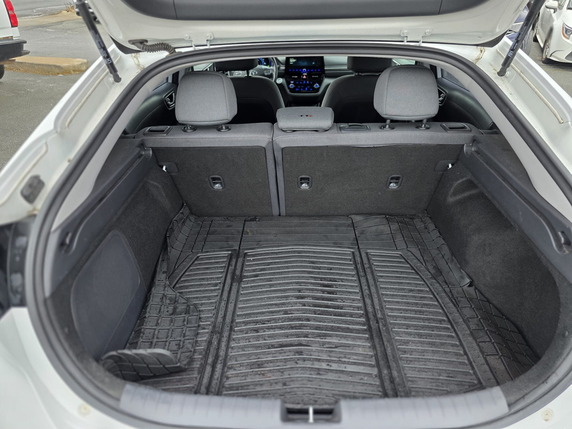 2020 Hyundai IONIQ ELECTRIC PREFERRED photo 7