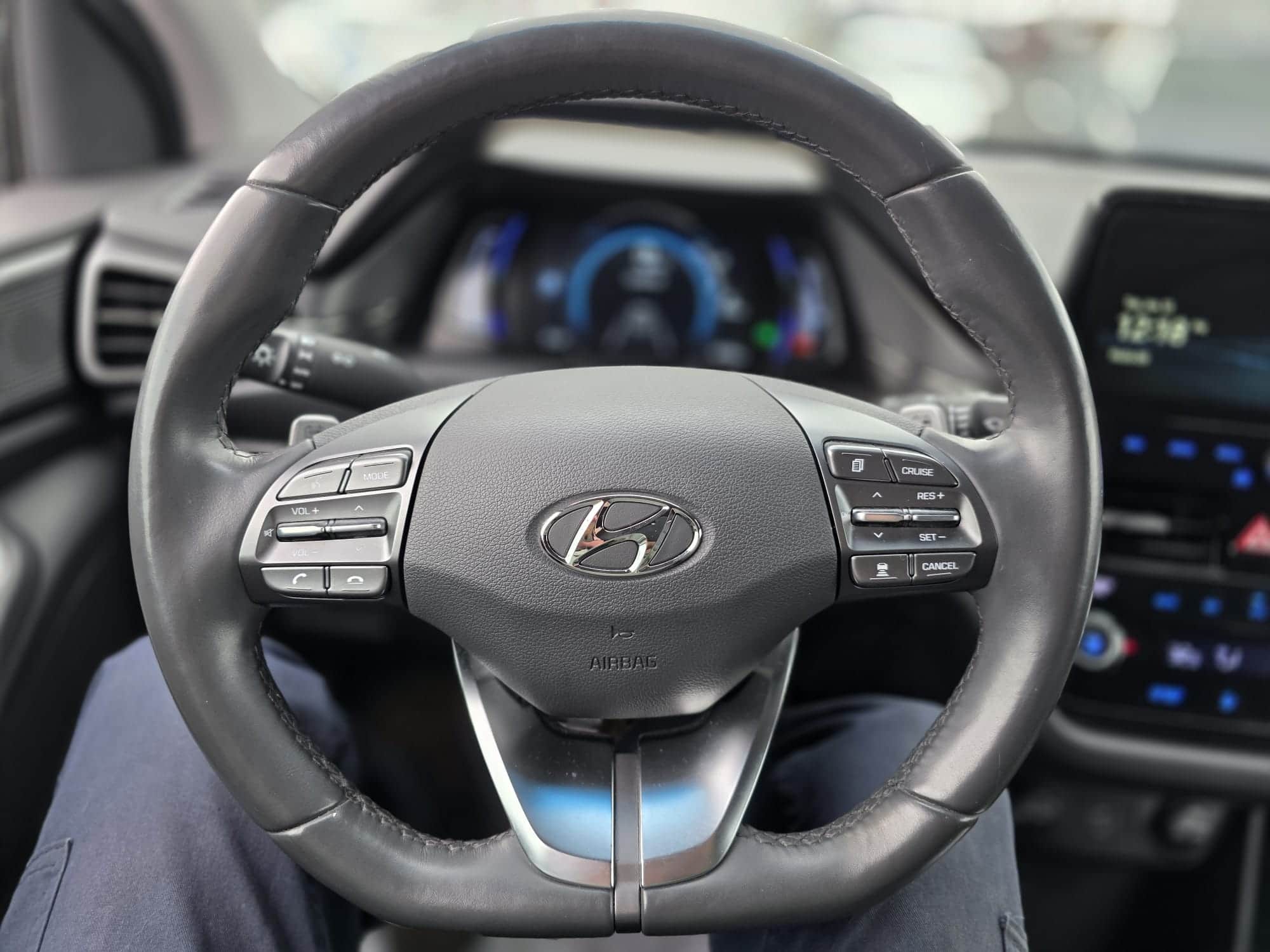 2020 Hyundai IONIQ ELECTRIC PREFERRED thumbnail 12