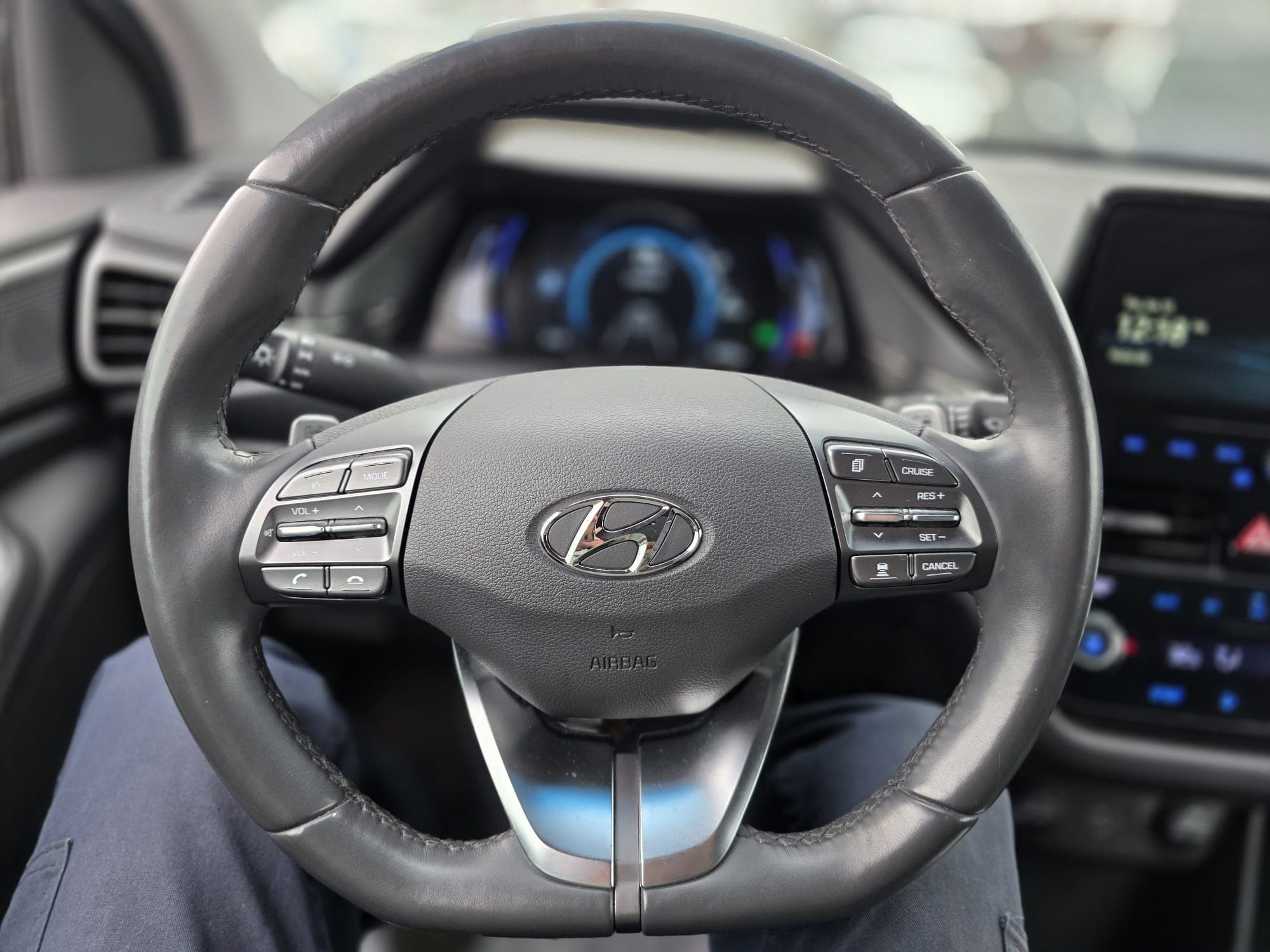 2020 Hyundai IONIQ ELECTRIC PREFERRED photo 12