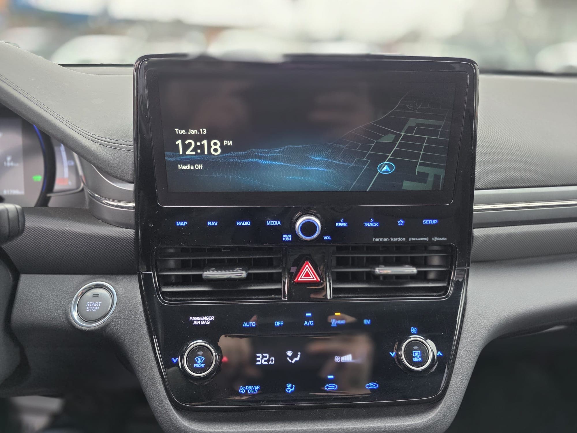 2020 Hyundai IONIQ ELECTRIC PREFERRED photo 14