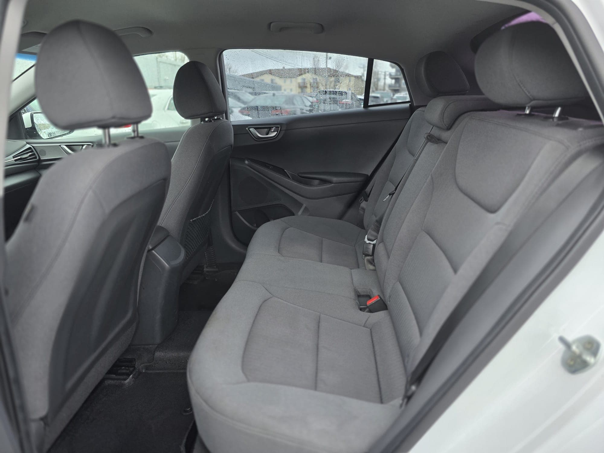 2020 Hyundai IONIQ ELECTRIC PREFERRED photo 18