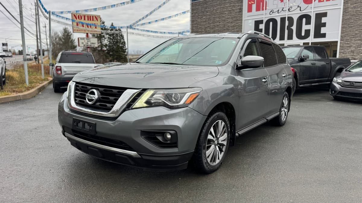 2018 Nissan Pathfinder SV Tech 4x4