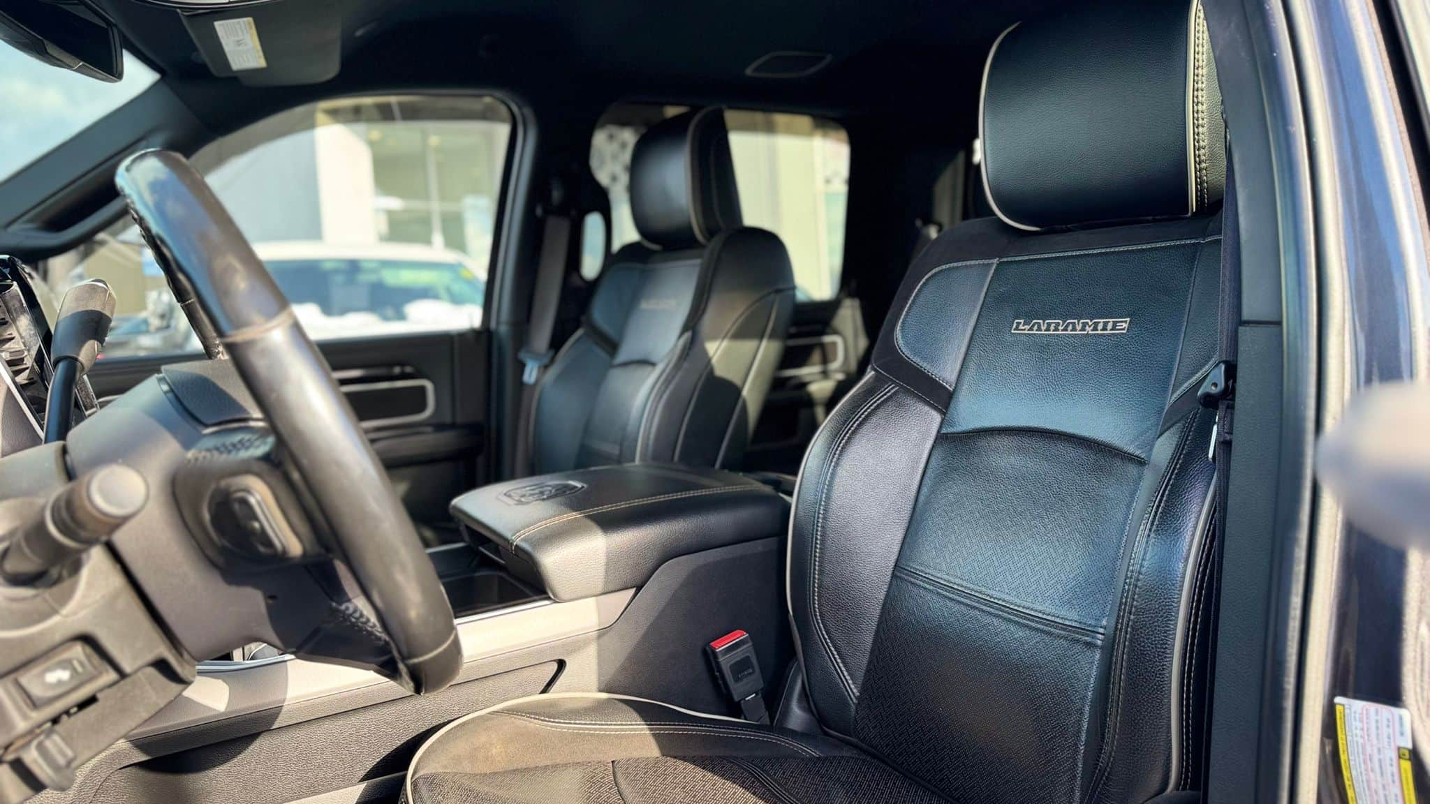 2022 Ram 2500 LARAMIE 6.7L CUMMINS TURBO DIESEL 4x4 Crew Cab 6'4" Box thumbnail 21