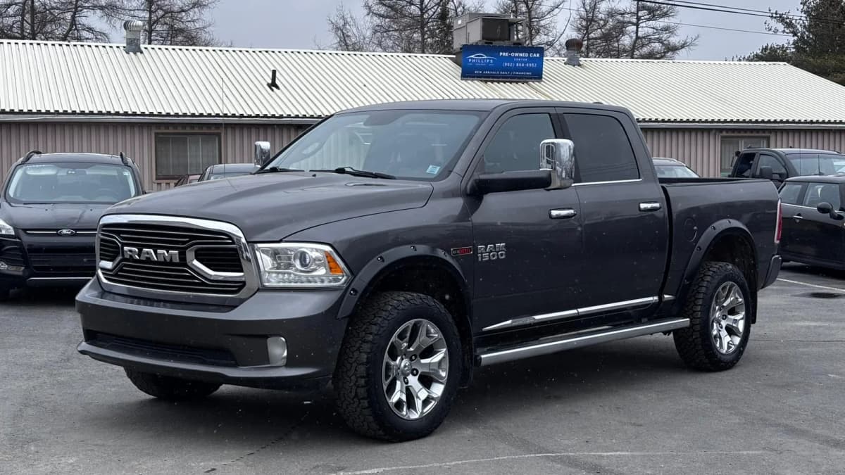 2016 RAM 1500 Limited EcoDiesel 4WD Crew Cab 140.5"