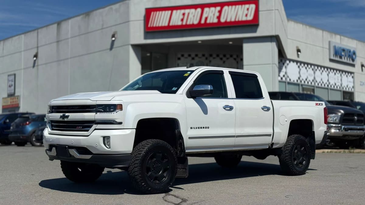 2016 Chevrolet SILVERADO 1500 LTZ 4WD Crew Cab 143.5" 5.3L V8