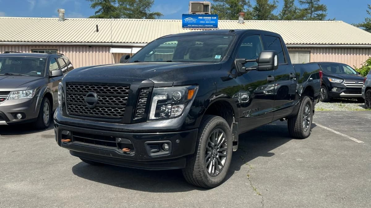 2018 Nissan Titan SV 4x4 Crew Cab