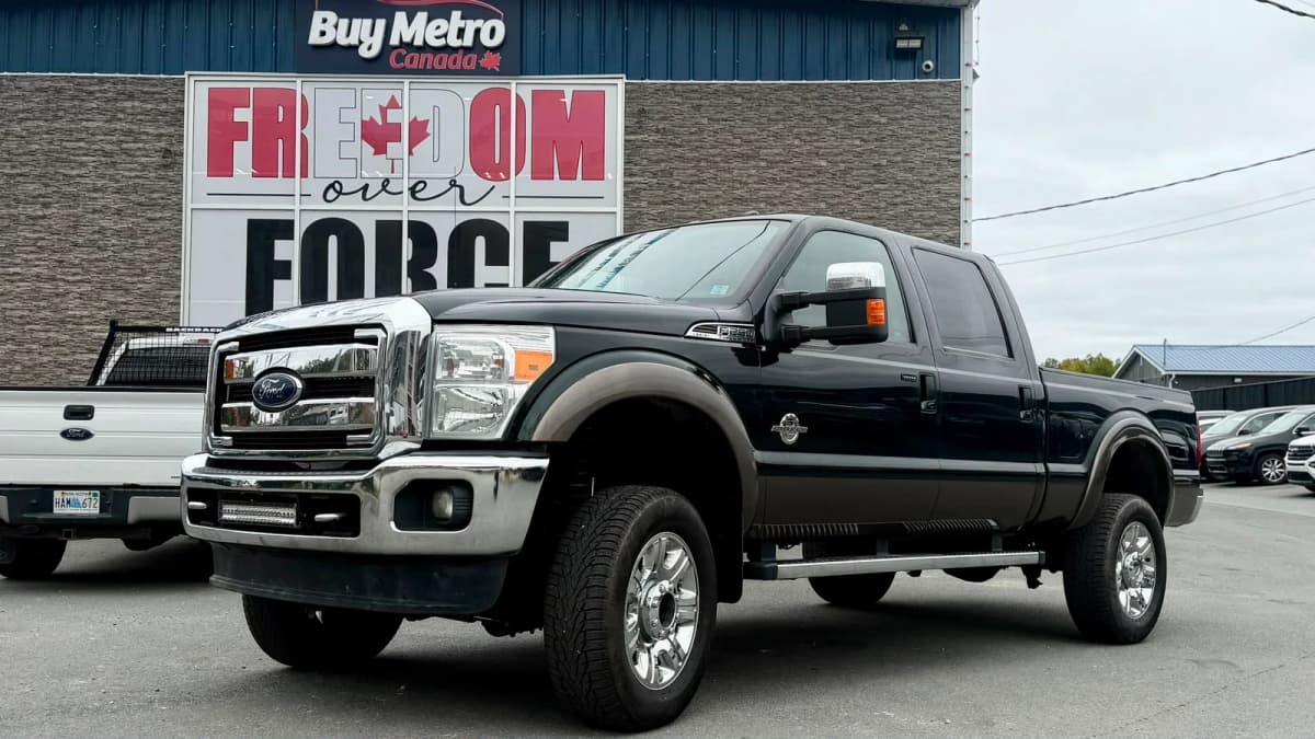 2014 Ford F-250 Super Duty SRW LARIAT 4WD Crew Cab 6-3/4 Ft Box 6.7L Diesel LIFTED